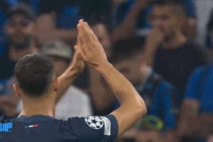 有情有义阿什拉夫进球不庆祝&amp;双手合十致歉 国米球迷鼓掌回应